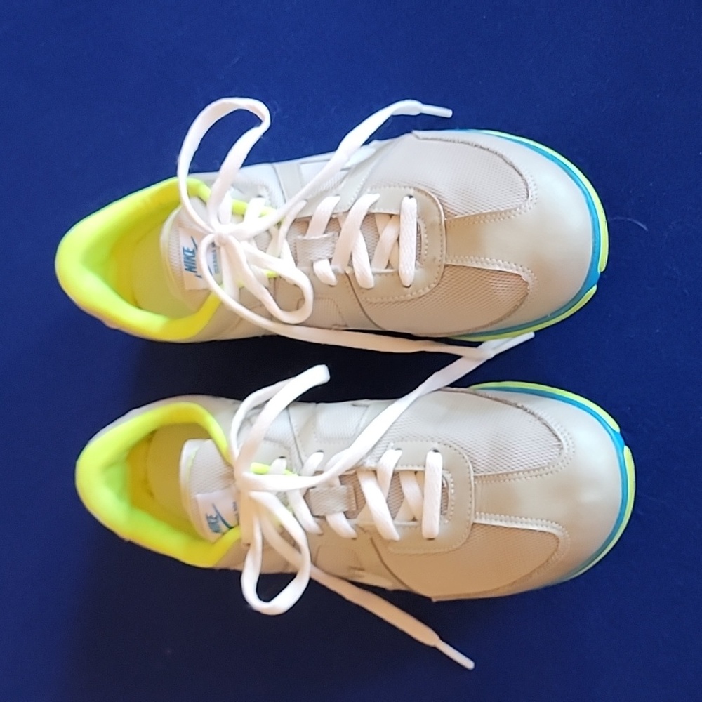 Nike 9.5 Oceania